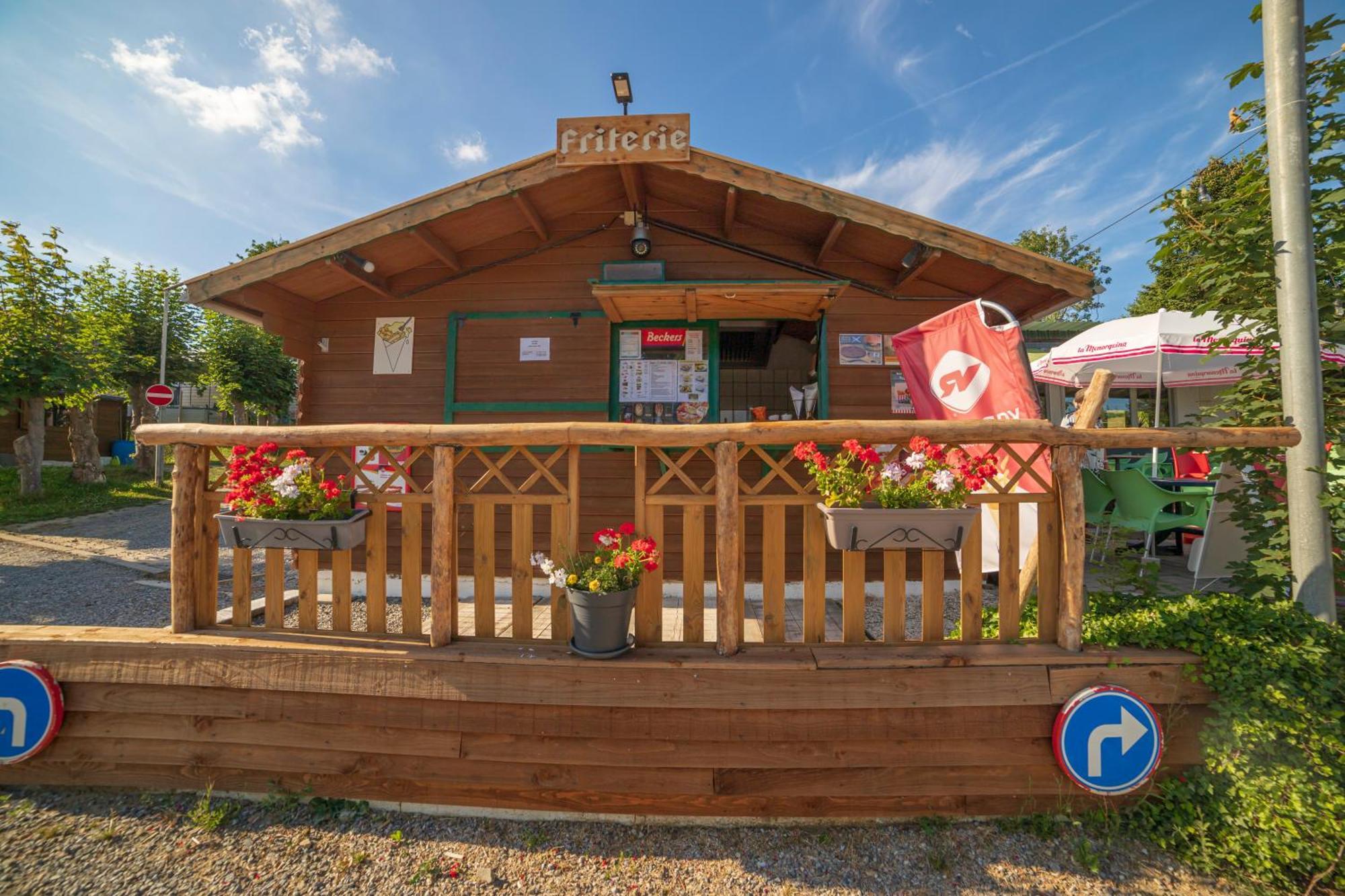 Camping Le Pommier Rustique Hotel Yvoir Exterior photo